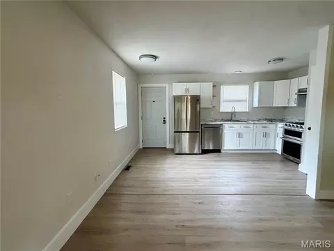 Living - 433 W Eldon St, Saint James, MO 65559 photo 1 of 3