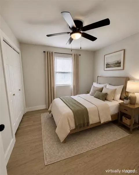 Bedroom - 433 W Eldon St, Saint James, MO 65559 photo 1 of 4