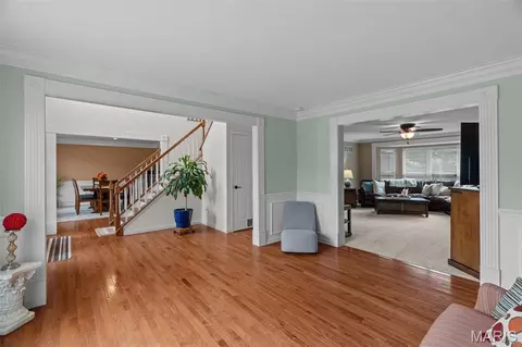 Entry Way - 2535 Barrett Springs Dr, Ballwin, MO 63021 photo 4 of 5