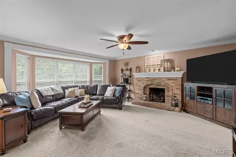 Living - 2535 Barrett Springs Dr, Ballwin, MO 63021 photo 1 of 3