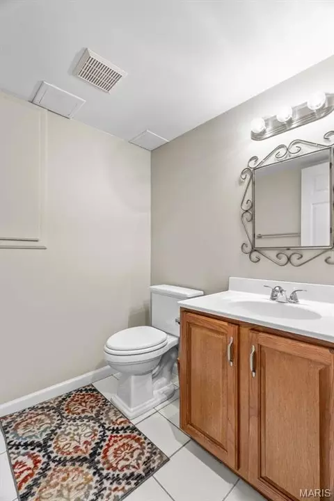 Bath - 2535 Barrett Springs Dr, Ballwin, MO 63021 photo 11 of 11