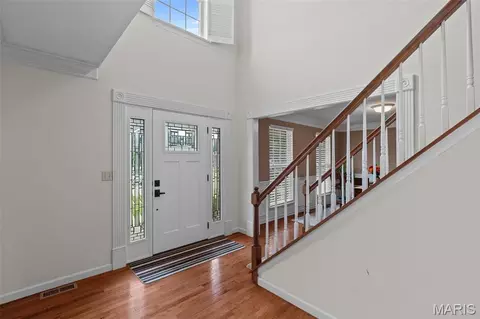 Entry Way - 2535 Barrett Springs Dr, Ballwin, MO 63021 photo 2 of 5