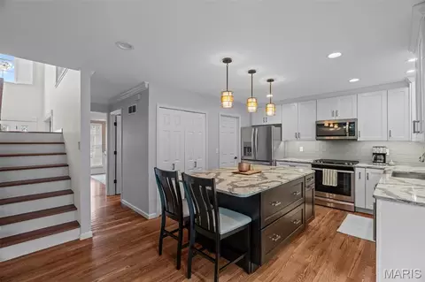 Kitchen - 2535 Barrett Springs Dr, Ballwin, MO 63021 photo 8 of 9
