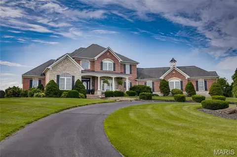107 Bogey Creek Dr, Farmington, MO 63640