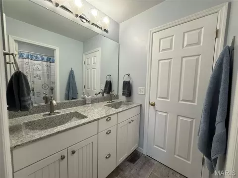 Bath - 5152 Copperleaf Dr, Imperial, MO 63052 photo 5 of 10