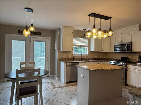Kitchen - 5152 Copperleaf Dr, Imperial, MO 63052 photo 5 of 7