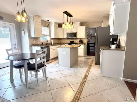 Kitchen - 5152 Copperleaf Dr, Imperial, MO 63052 photo 1 of 7