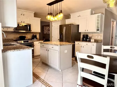 Kitchen - 5152 Copperleaf Dr, Imperial, MO 63052 photo 2 of 7
