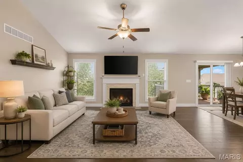Living - 2347 Fire Crest Ct, Washington, MO 63090 photo 1 of 5