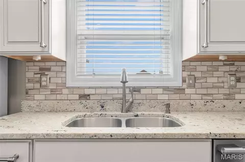 Kitchen - 2347 Fire Crest Ct, Washington, MO 63090 photo 2 of 6