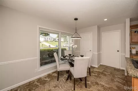 Dining - 7 Nicolet Dr, Manchester, MO 63011 photo 3 of 4