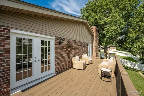 Exterior - 7 Nicolet Dr, Manchester, MO 63011 photo 4 of 10