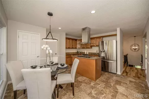 Dining - 7 Nicolet Dr, Manchester, MO 63011 photo 4 of 4
