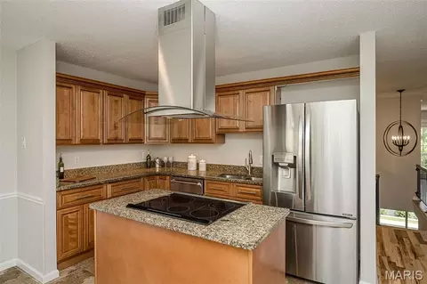 Kitchen - 7 Nicolet Dr, Manchester, MO 63011 photo 2 of 5
