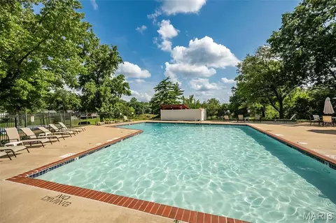 Exterior - 7 Nicolet Dr, Manchester, MO 63011 photo 7 of 10