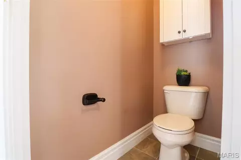 Bath - 108 Woodside Ct, Arnold, MO 63010 photo 3 of 6