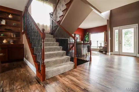 Entry Way - 108 Woodside Ct, Arnold, MO 63010 photo 2 of 4