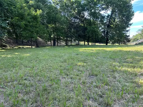 Exterior - 559 Brush Creek Rd, Saint Clair, MO 63077 photo 3 of 11