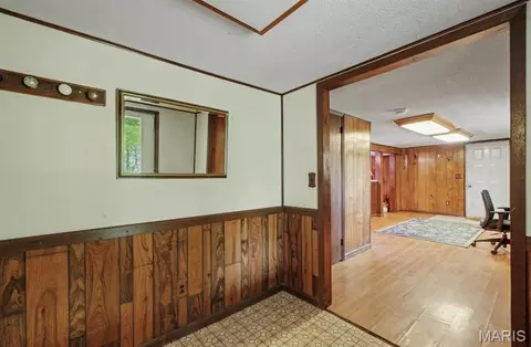 Entry Way - 559 Brush Creek Rd, Saint Clair, MO 63077 photo 2 of 5