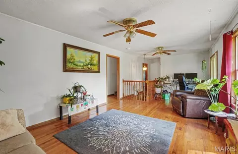 Entry Way - 559 Brush Creek Rd, Saint Clair, MO 63077 photo 5 of 5
