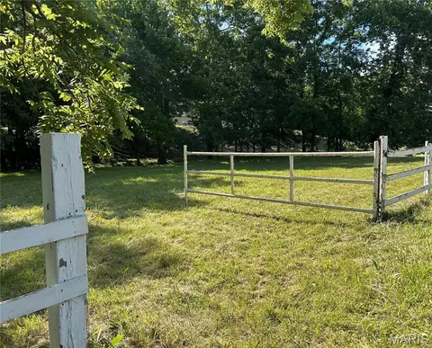 Exterior - 559 Brush Creek Rd, Saint Clair, MO 63077 photo 4 of 11