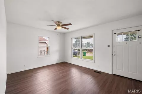 Living - 304 E 3rd St, Pevely, MO 63070 photo 1 of 3