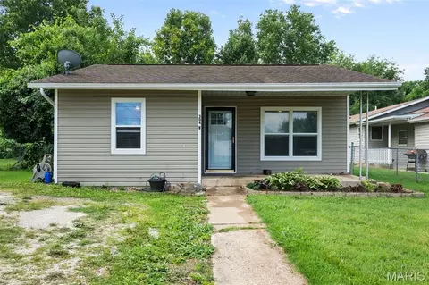 Exterior - 304 E 3rd St, Pevely, MO 63070 photo 2 of 6