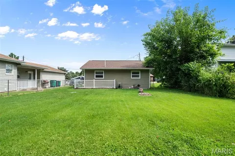 Exterior - 304 E 3rd St, Pevely, MO 63070 photo 4 of 6
