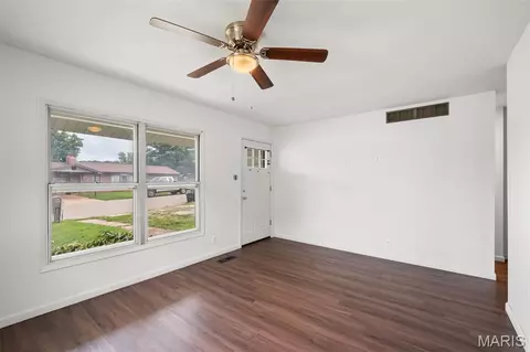 Living - 304 E 3rd St, Pevely, MO 63070 photo 3 of 3