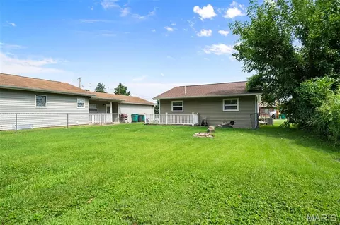 Exterior - 304 E 3rd St, Pevely, MO 63070 photo 5 of 6