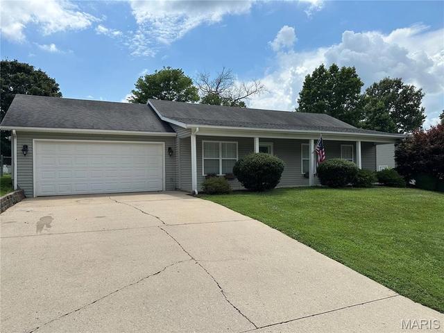 233 Greenbrier Dr, Cape Girardeau, MO 63701
