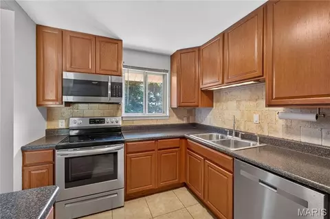 Kitchen - 3357 Biscayne Blvd, Arnold, MO 63010 photo 2 of 3