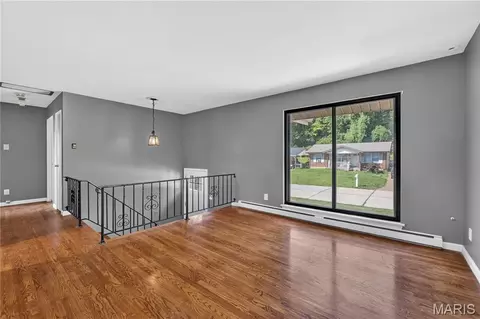 Living - 3357 Biscayne Blvd, Arnold, MO 63010 photo 3 of 9