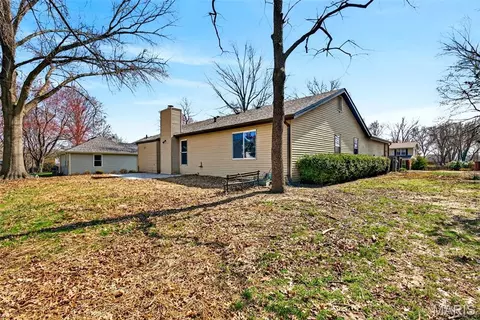 Exterior - 847 Palm Bay Dr, Ellisville, MO 63021 photo 3 of 7