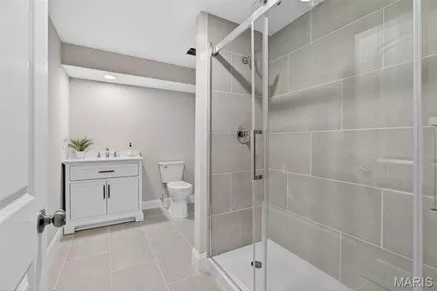 Bath - 847 Palm Bay Dr, Ellisville, MO 63021 photo 3 of 4