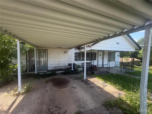 115 Center St, Crocker, MO 65452