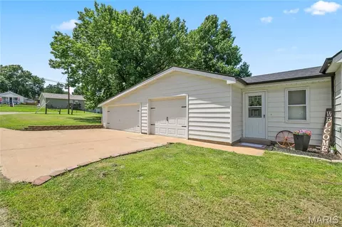 Exterior - 701 Vine St, Festus, MO 63028 photo 3 of 5