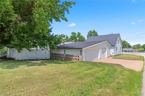 Exterior - 701 Vine St, Festus, MO 63028 photo 4 of 5