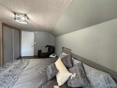 Bedroom - 701 Vine St, Festus, MO 63028 photo 11 of 22