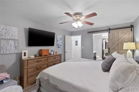 Bedroom - 701 Vine St, Festus, MO 63028 photo 3 of 22