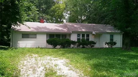 10272 Imperial Dr, Saint Louis, MO 63136