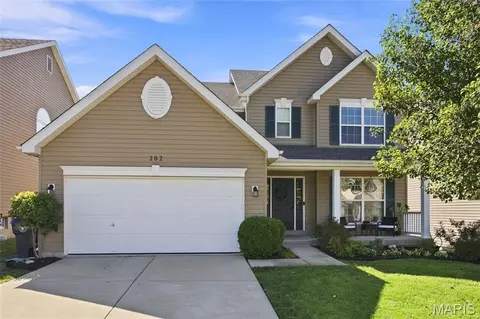 202 Wyndtrace Ct, Lake Saint Louis, MO 63367
