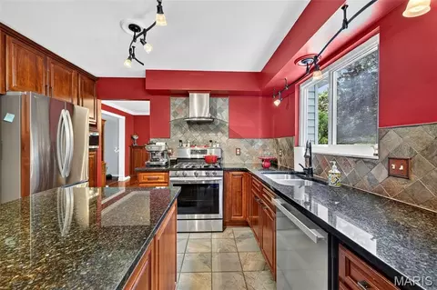 Kitchen - 1522 Pheasant Ridge Dr, Ellisville, MO 63011 photo 2 of 5