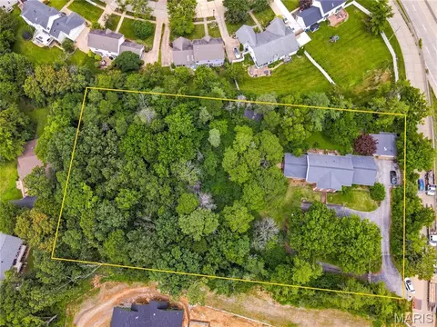 3 Topwood Dr, Ballwin, MO 63011