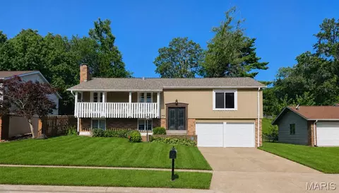 1431 Summerhaven Dr, Saint Louis, MO 63146
