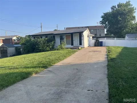 3634 Poepping St, Saint Louis, MO 63125