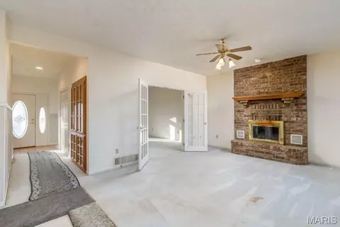 Living - Undisclosed, Saint Robert, MO 65584 photo 2 of 6