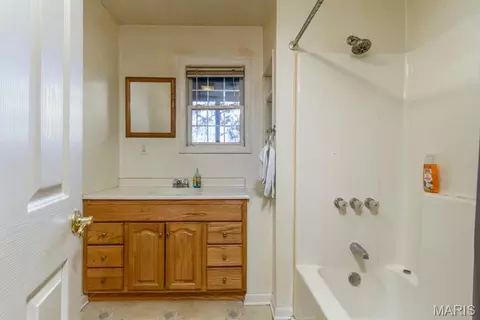 Bath - Undisclosed, Saint Robert, MO 65584 photo 5 of 5