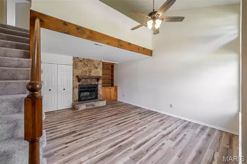 Living - 6 Rabbit Trail Dr, Washington, MO 63090 photo 1 of 4