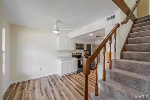 Entry Way - 6 Rabbit Trail Dr, Washington, MO 63090 photo 1 of 5